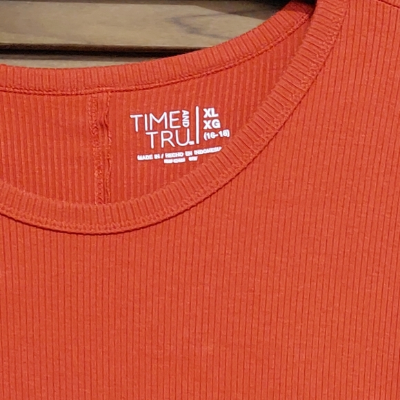 Top - Picture 2 of 2